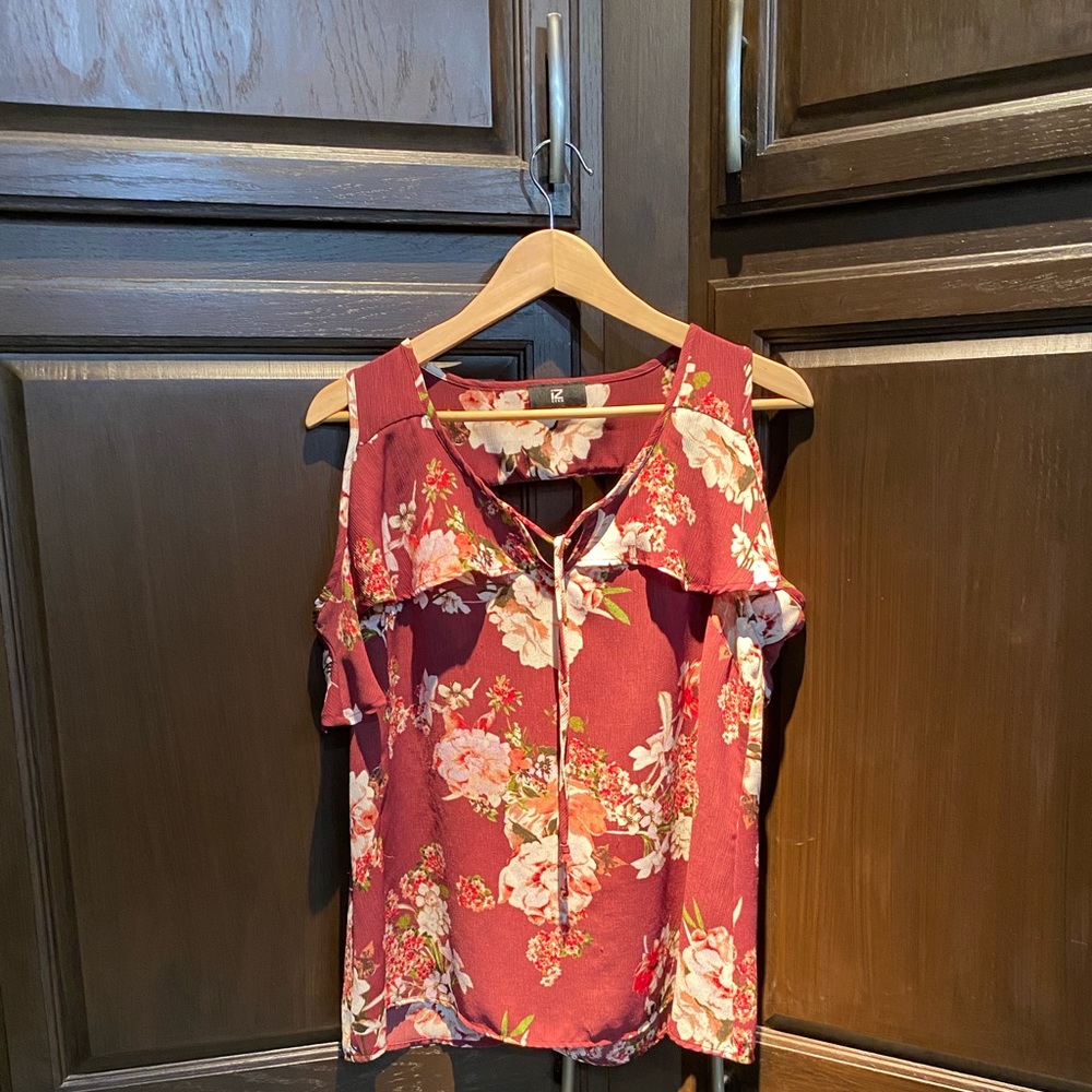 Floral top short sleeves